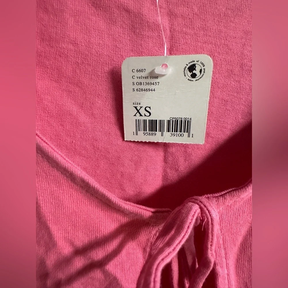 Free People Women's size XS Hot Pink Kitty Tee Puff Sleeve Cropped Tie Blouse